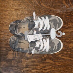 Maurices running shoes